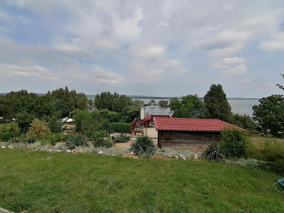 Guest house Nad Jezerem